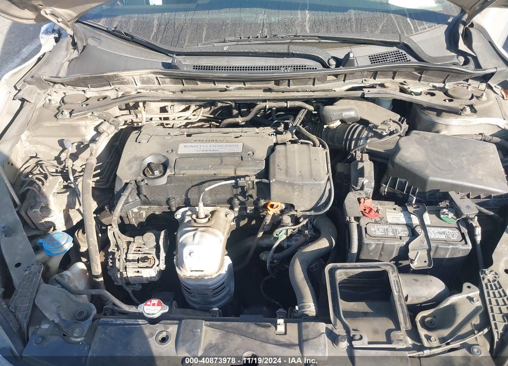 2015 HONDA ACCORD SPORT VIN: 1HGCR2F52FA136121