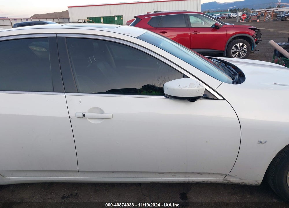 2015 INFINITI Q40 VIN: JN1CV6AP4FM500230