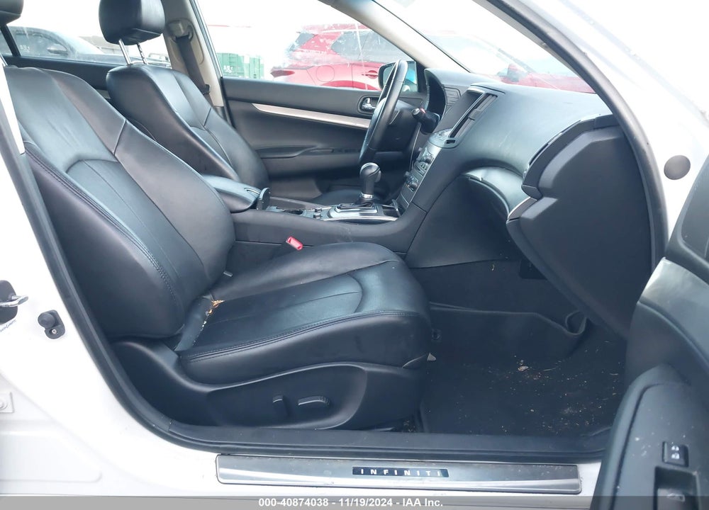 2015 INFINITI Q40 VIN: JN1CV6AP4FM500230