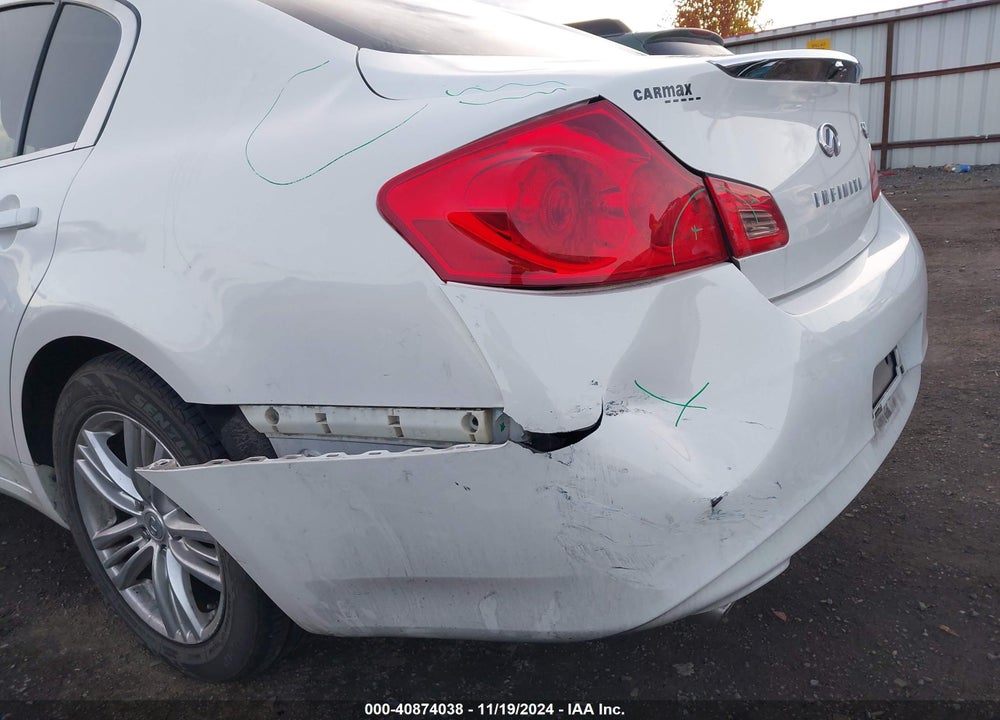 2015 INFINITI Q40 VIN: JN1CV6AP4FM500230