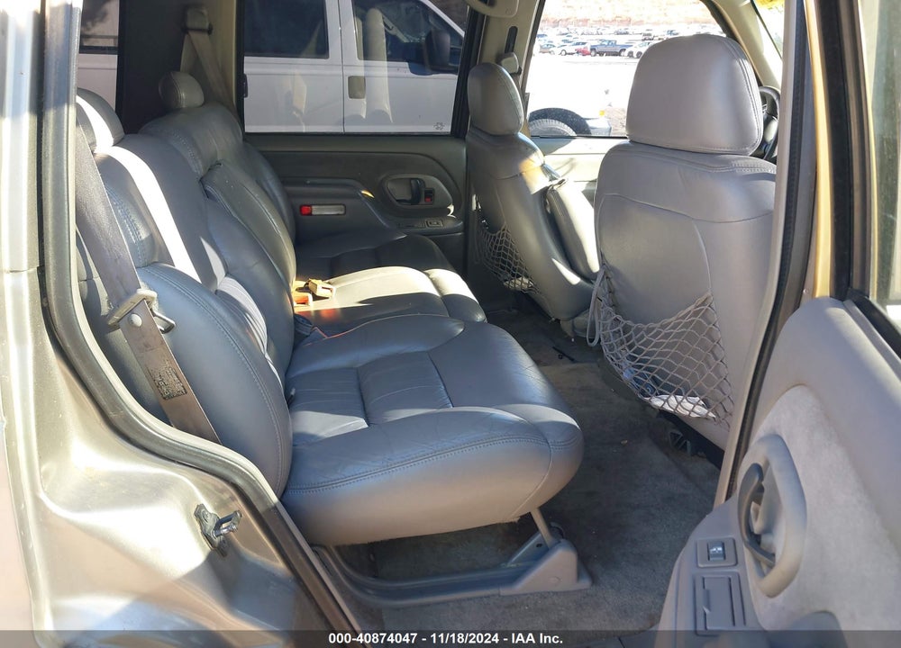1999 CHEVROLET TAHOE LS VIN: 1GNEC13R7XJ538722