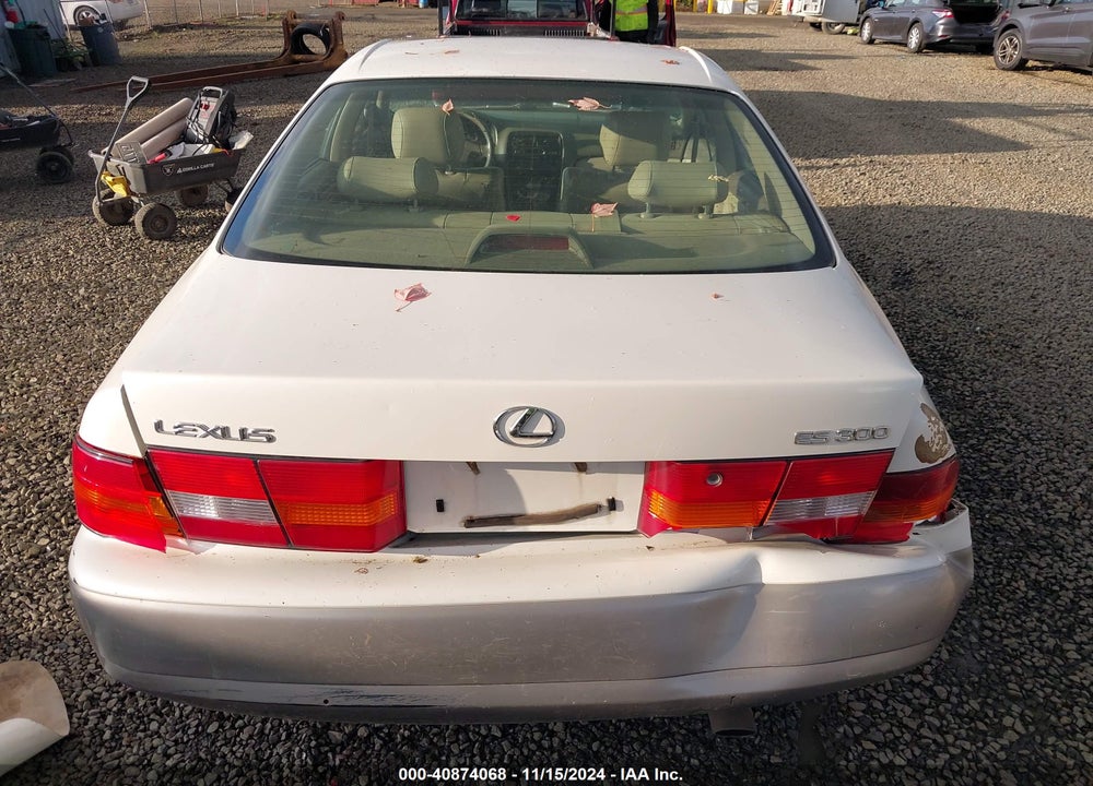 1998 LEXUS ES 300 VIN: JT8BF28GXW5045753