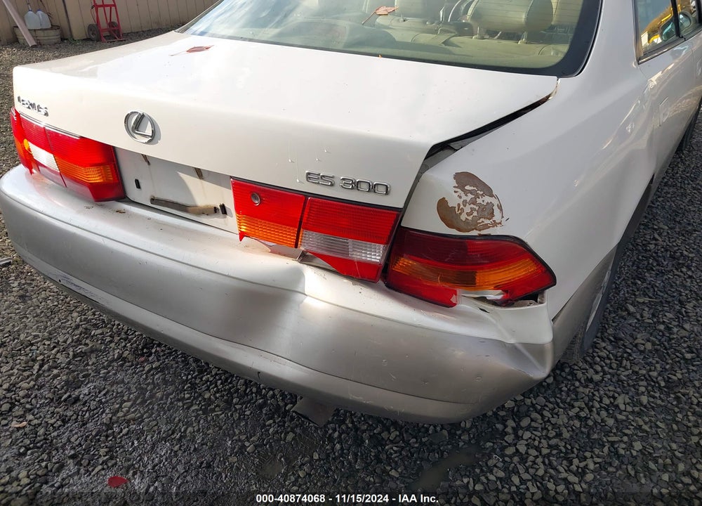 1998 LEXUS ES 300 VIN: JT8BF28GXW5045753