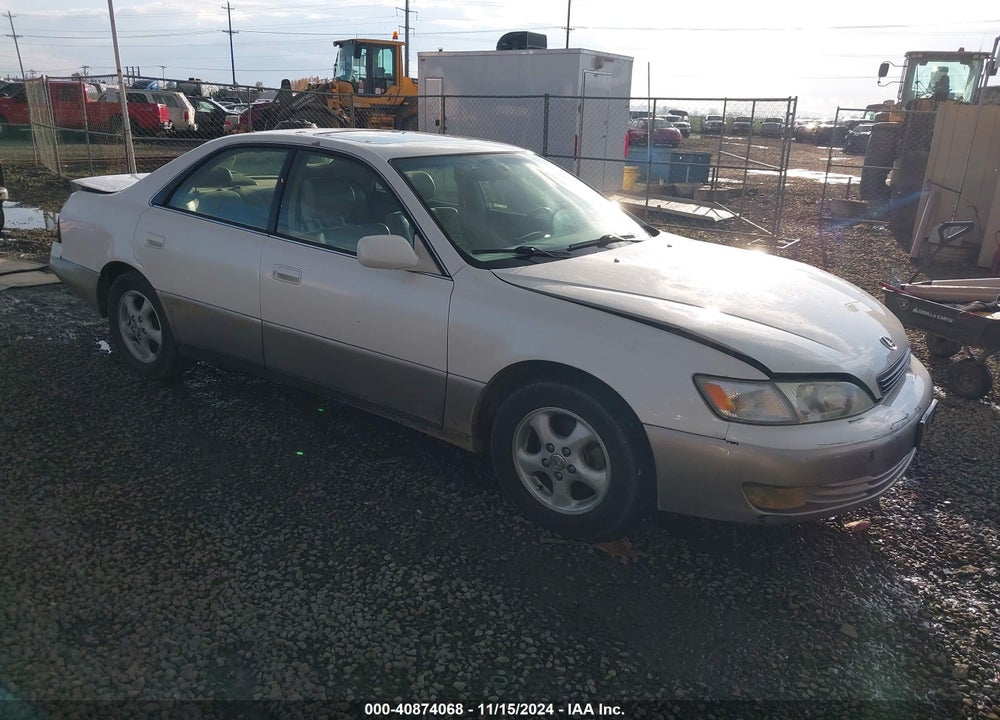 1998 LEXUS ES 300 VIN: JT8BF28GXW5045753
