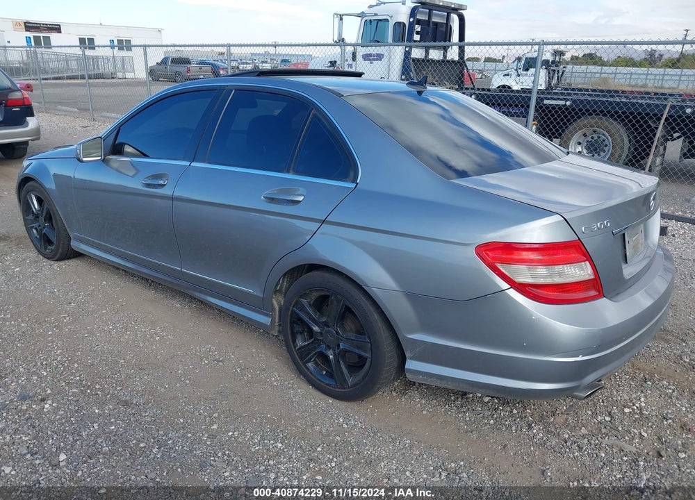 2010 MERCEDES-BENZ C 300 LUXURY/SPORT VIN: WDDGF5EBXAR101358