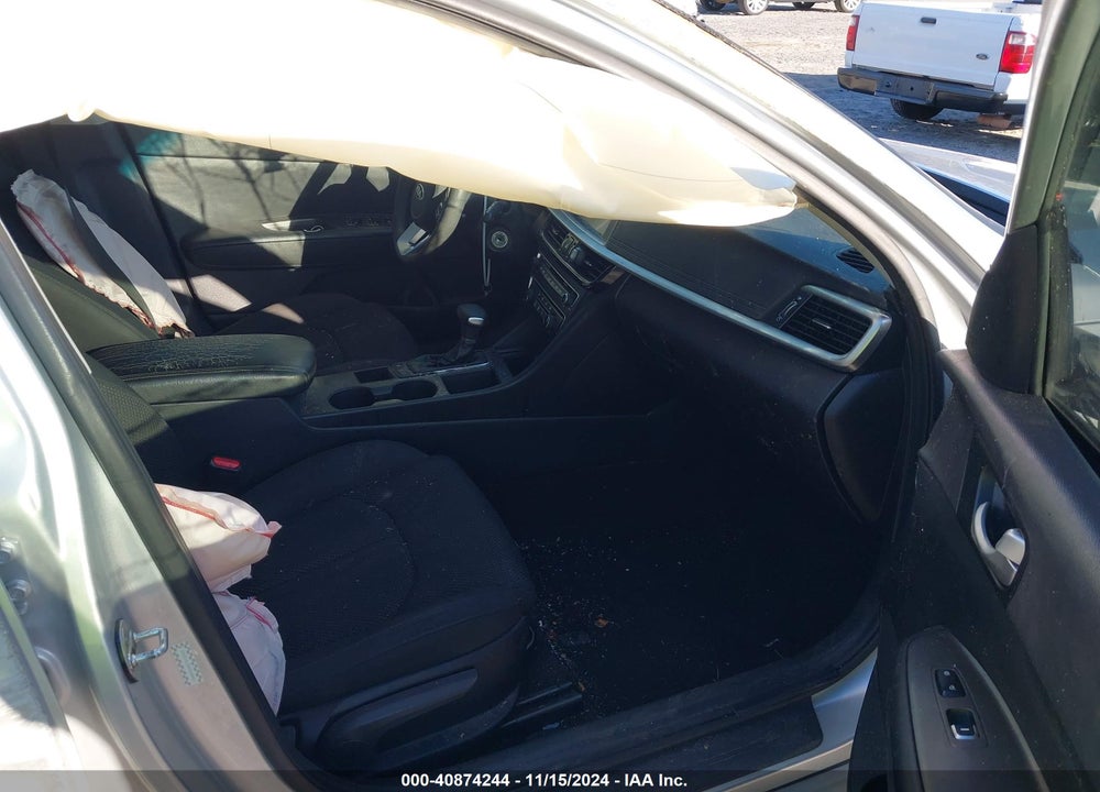 2019 KIA OPTIMA LX VIN: 5XXGT4L35KG348607