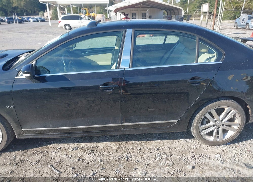2017 VOLKSWAGEN JETTA 1.8T SEL/1.8T SEL PREMIUM VIN: 3VWL17AJ5HM252116