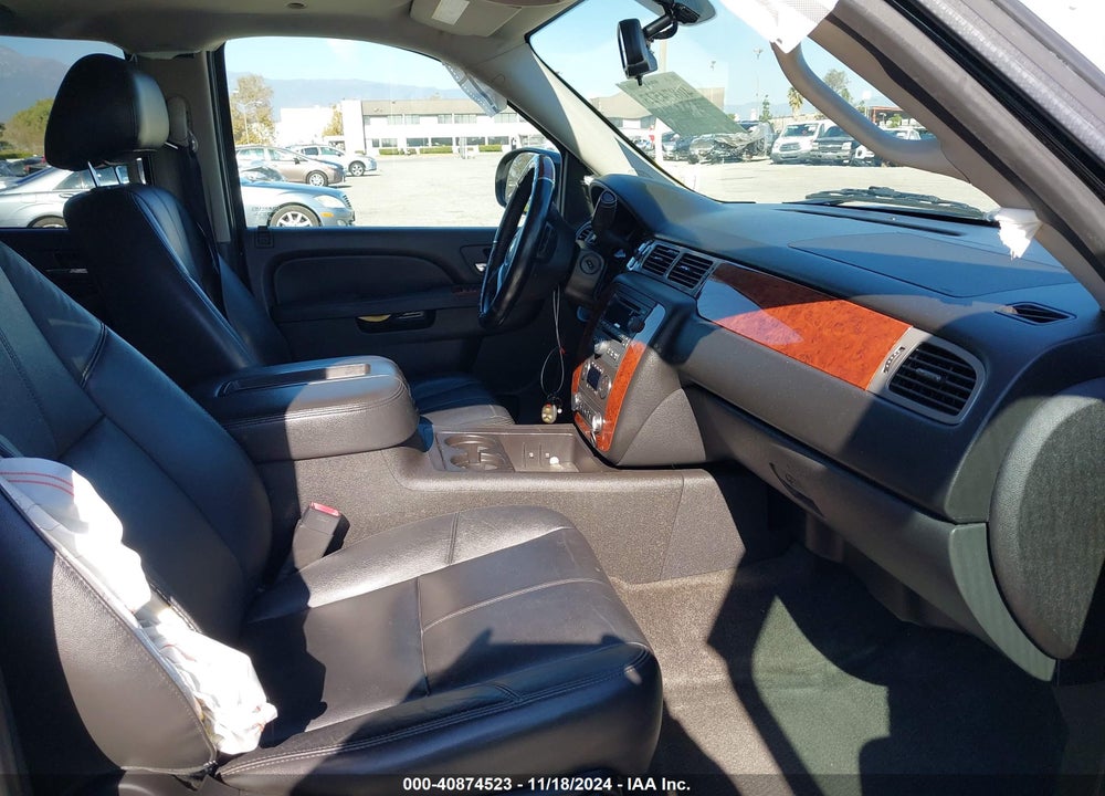 2013 CHEVROLET TAHOE LT VIN: 1GNSCBE04DR255313
