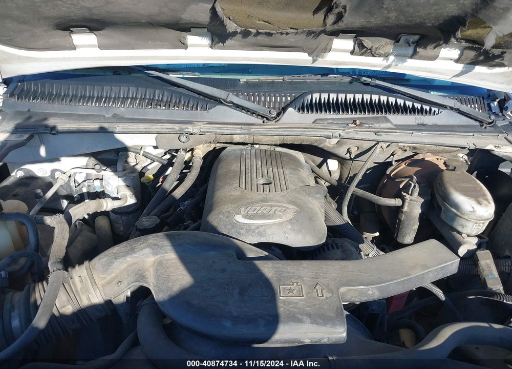 2003 CHEVROLET TAHOE LS VIN: 1GNEC13V23R246131