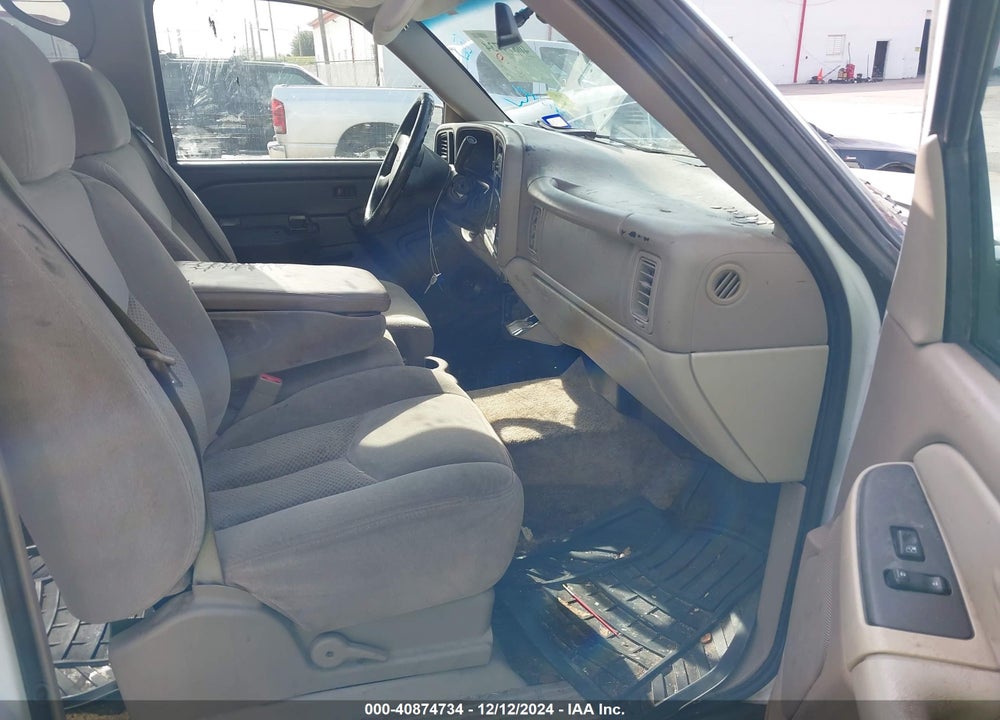 2003 CHEVROLET TAHOE LS VIN: 1GNEC13V23R246131