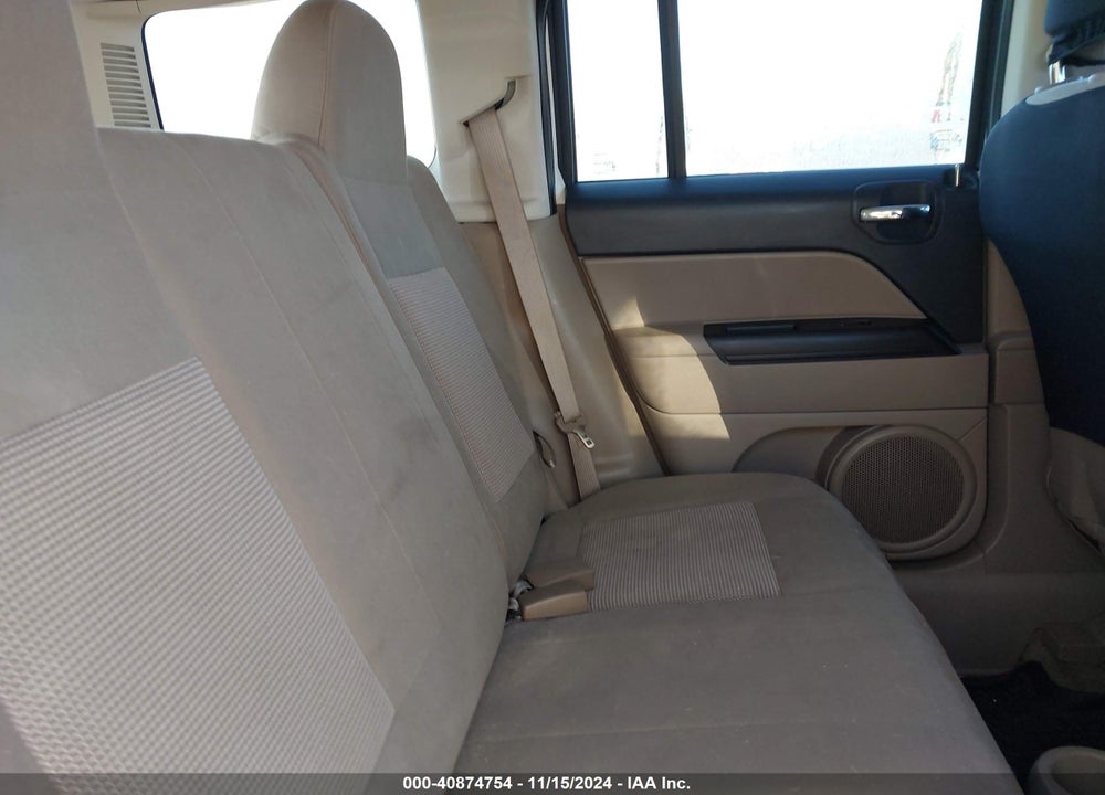 2014 JEEP PATRIOT LATITUDE VIN: 1C4NJPFA2ED698557