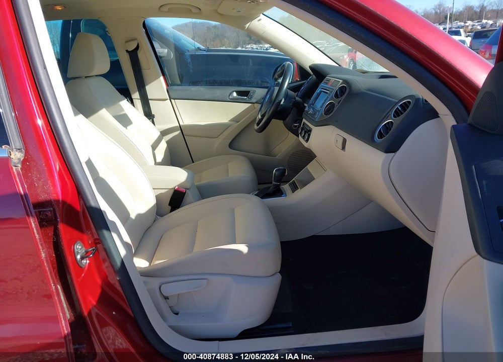 2011 VOLKSWAGEN TIGUAN SE VIN: WVGBV7AX3BW001007