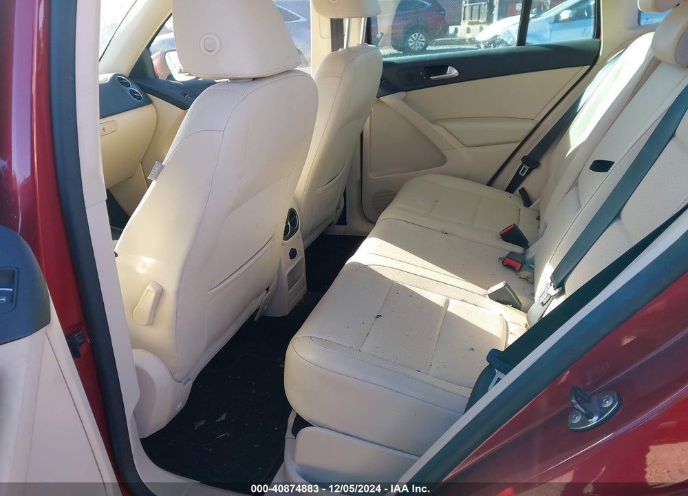 2011 VOLKSWAGEN TIGUAN SE VIN: WVGBV7AX3BW001007