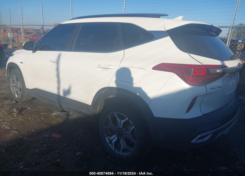 2021 KIA SELTOS EX VIN: KNDERCAA9M7226202
