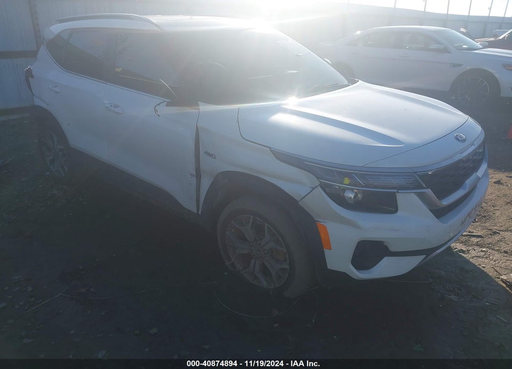 2021 KIA SELTOS EX VIN: KNDERCAA9M7226202