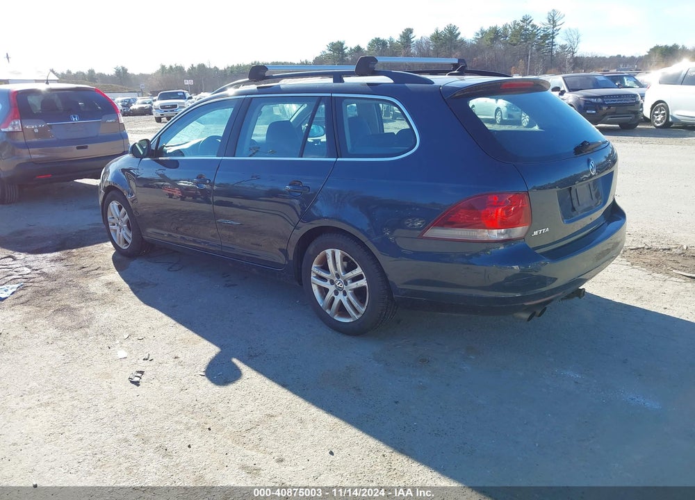 2010 VOLKSWAGEN JETTA TDI VIN: 3VWPL8AJ4AM630532