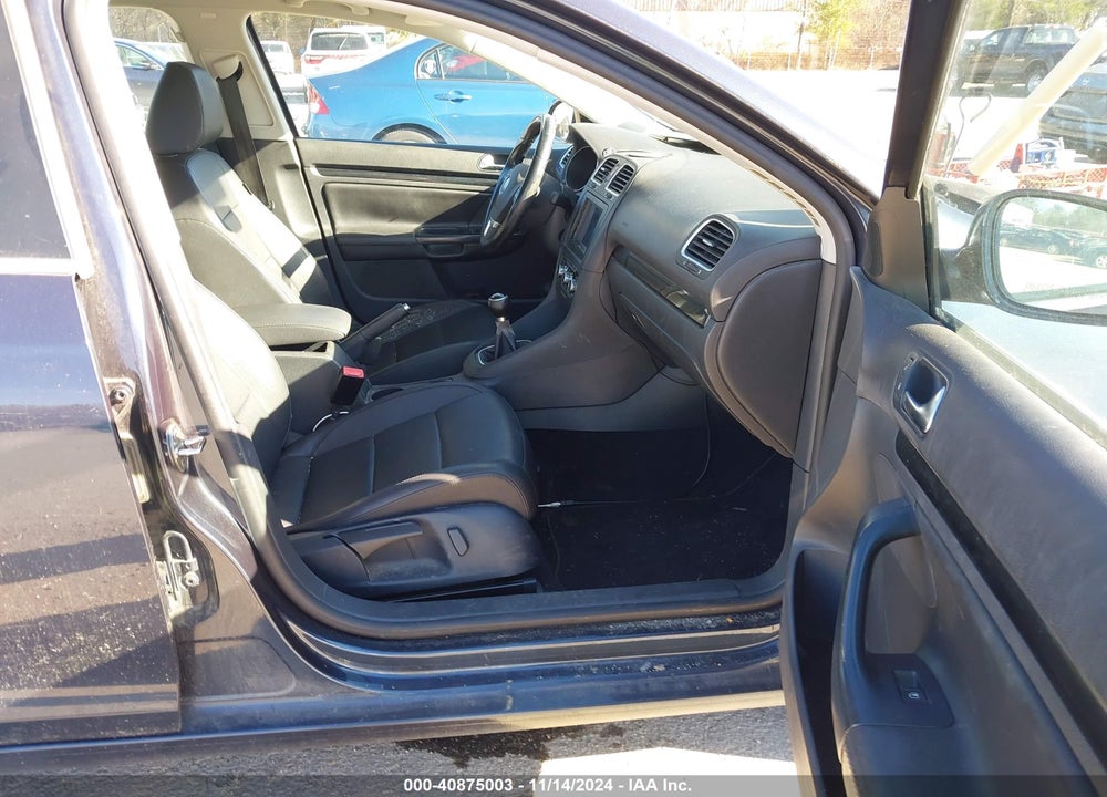 2010 VOLKSWAGEN JETTA TDI VIN: 3VWPL8AJ4AM630532