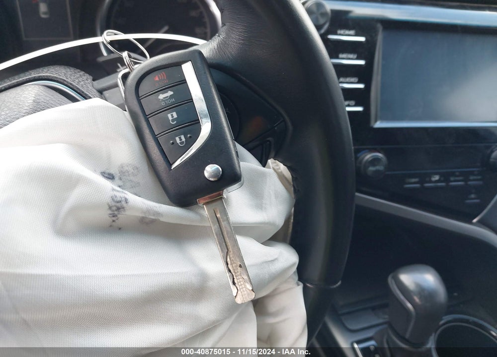 2018 TOYOTA CAMRY VIN: 4T1B11HK7JU566647