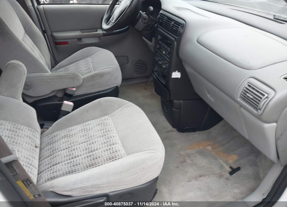 2005 CHEVROLET VENTURE LS VIN: 1GNDV23E05D128753