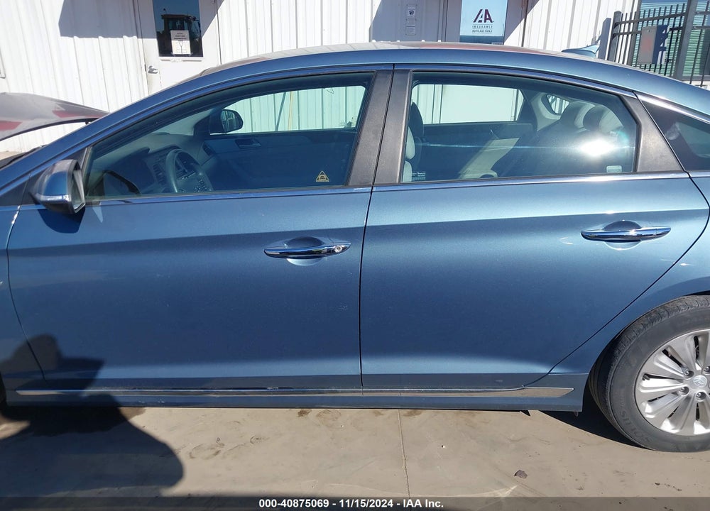 2016 HYUNDAI SONATA HYBRID VIN: KMHE24L12GA040642