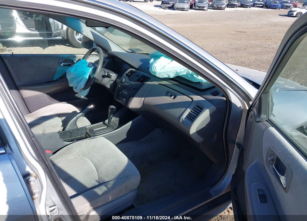 2002 HONDA ACCORD 2.3 LX VIN: 1HGCG66772A068214