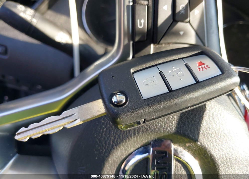 2019 NISSAN ROGUE S VIN: 5N1AT2MV6KC803521