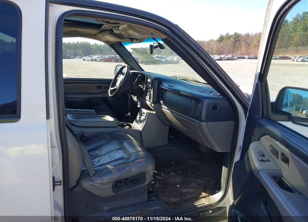 2002 CHEVROLET SUBURBAN 1500 LT VIN: 3GNFK16Z72G338968