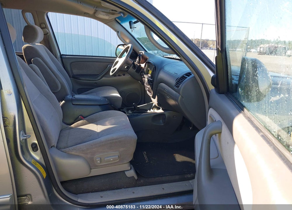 2001 TOYOTA SEQUOIA SR5 V8 VIN: 5TDBT44AX1S018692