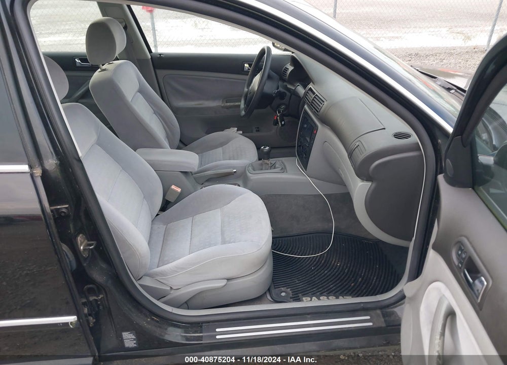 2003 VOLKSWAGEN PASSAT GLS VIN: WVWVD63B33E022897