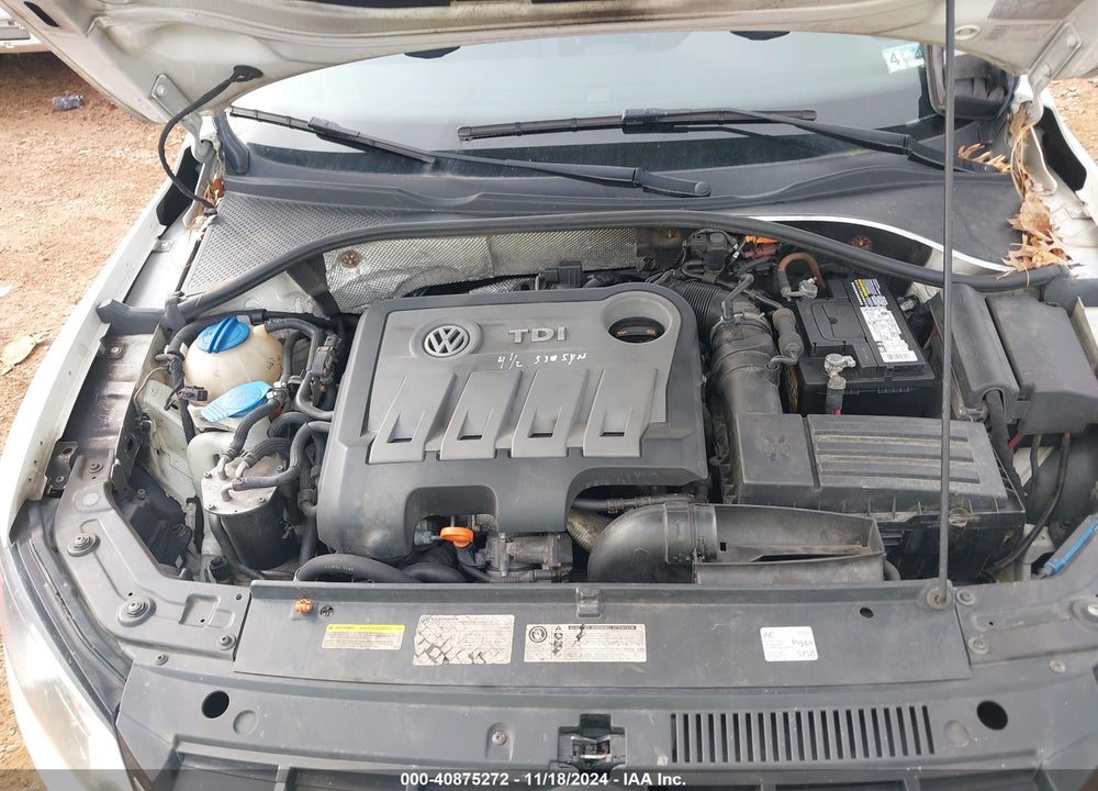 2013 VOLKSWAGEN PASSAT 2.0L TDI SE VIN: 1VWBN7A31DC073066