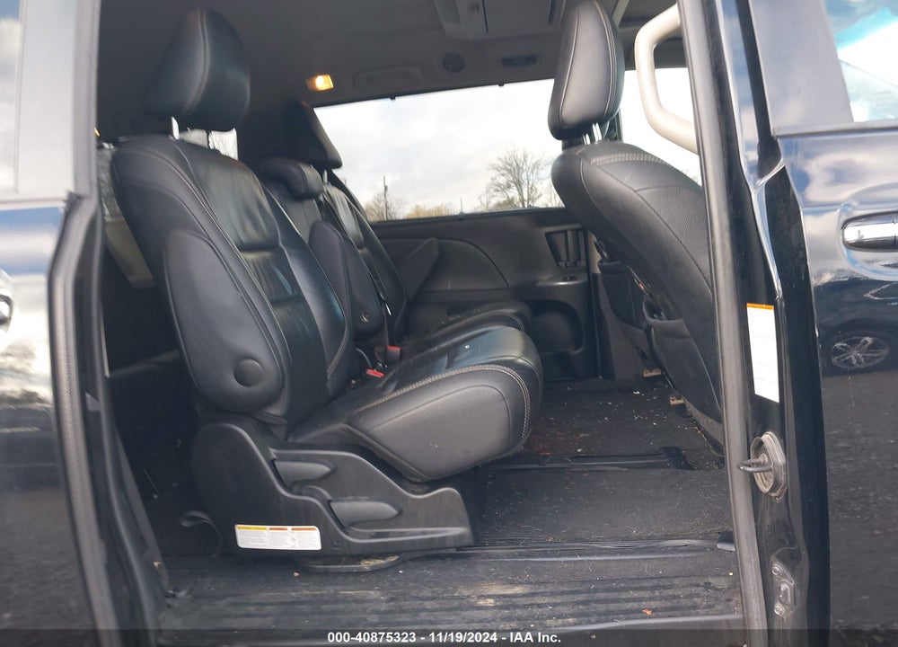 2016 TOYOTA SIENNA SE PREMIUM 8 PASSENGER VIN: 5TDXK3DC2GS737125