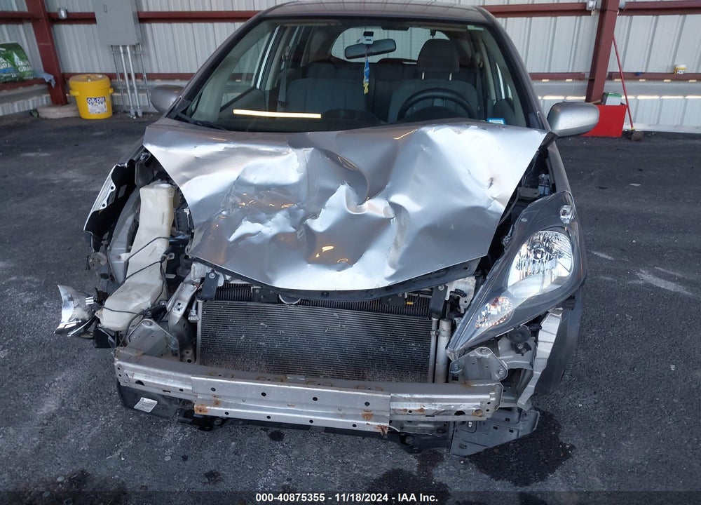 2012 HONDA FIT VIN: JHMGE8H32CS003308