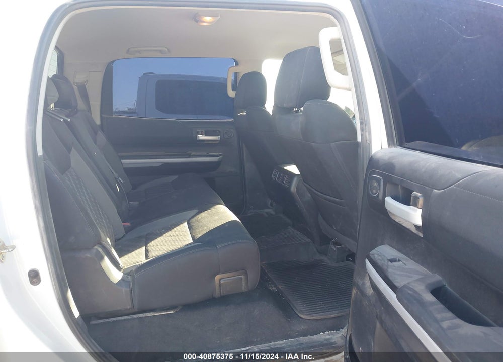 2019 TOYOTA TUNDRA SR5 5.7L V8 VIN: 5TFDW5F11KX819400