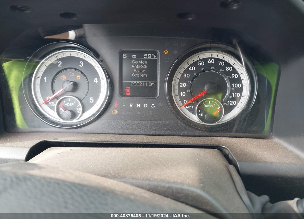 2018 RAM 3500 TRADESMAN  4X4 8' BOX VIN: 3C63RRGLXJG361215