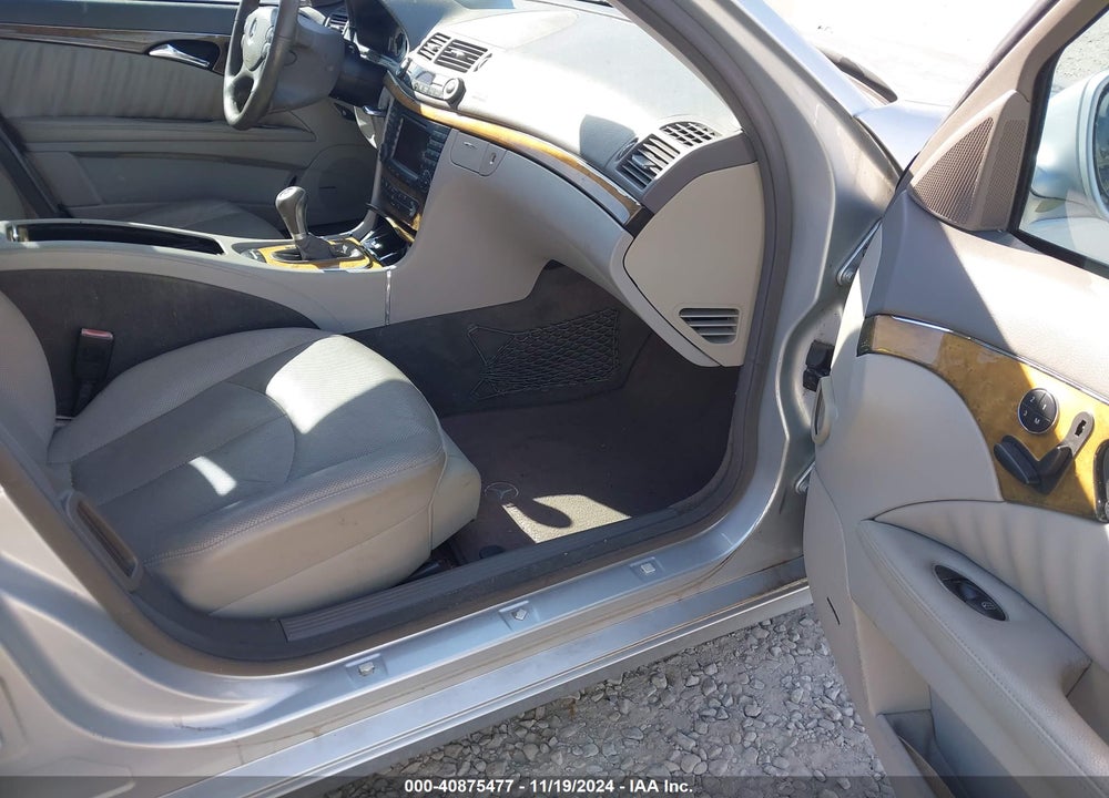 2007 MERCEDES-BENZ E 550 VIN: WDBUF72X17B030737