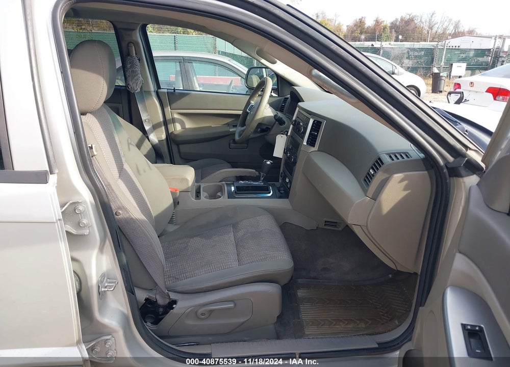 2008 JEEP GRAND CHEROKEE LAREDO VIN: 1J8GR48K18C204083