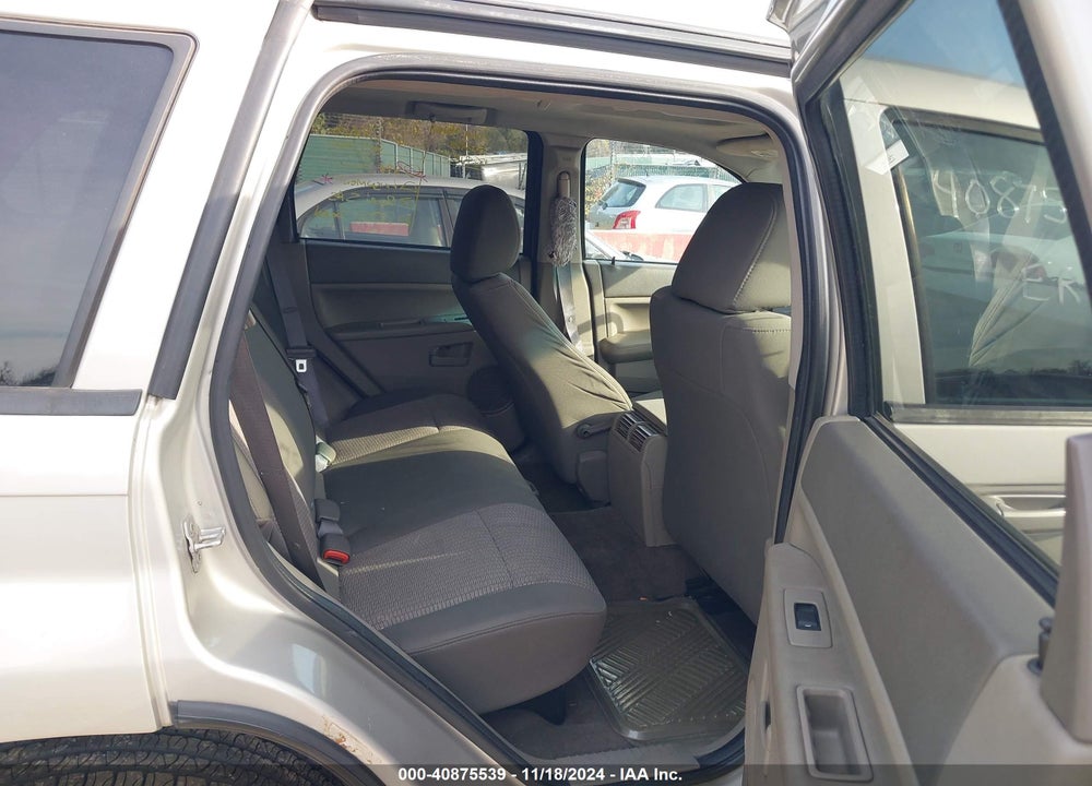 2008 JEEP GRAND CHEROKEE LAREDO VIN: 1J8GR48K18C204083