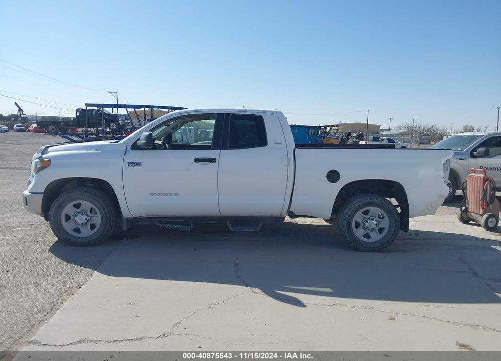 2018 TOYOTA TUNDRA SR5 5.7L V8 VIN: 5TFUW5F16JX766739