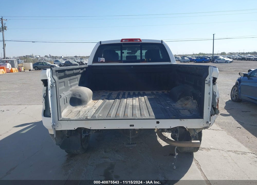 2018 TOYOTA TUNDRA SR5 5.7L V8 VIN: 5TFUW5F16JX766739