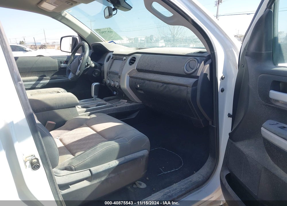2018 TOYOTA TUNDRA SR5 5.7L V8 VIN: 5TFUW5F16JX766739