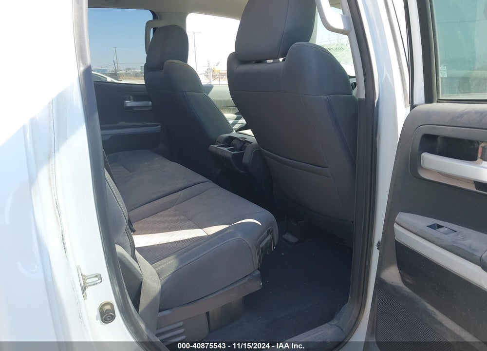 2018 TOYOTA TUNDRA SR5 5.7L V8 VIN: 5TFUW5F16JX766739