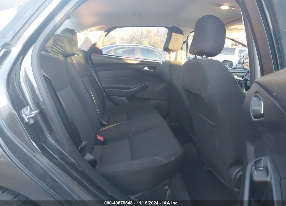 2015 FORD FOCUS SE VIN: 1FADP3F21FL210577