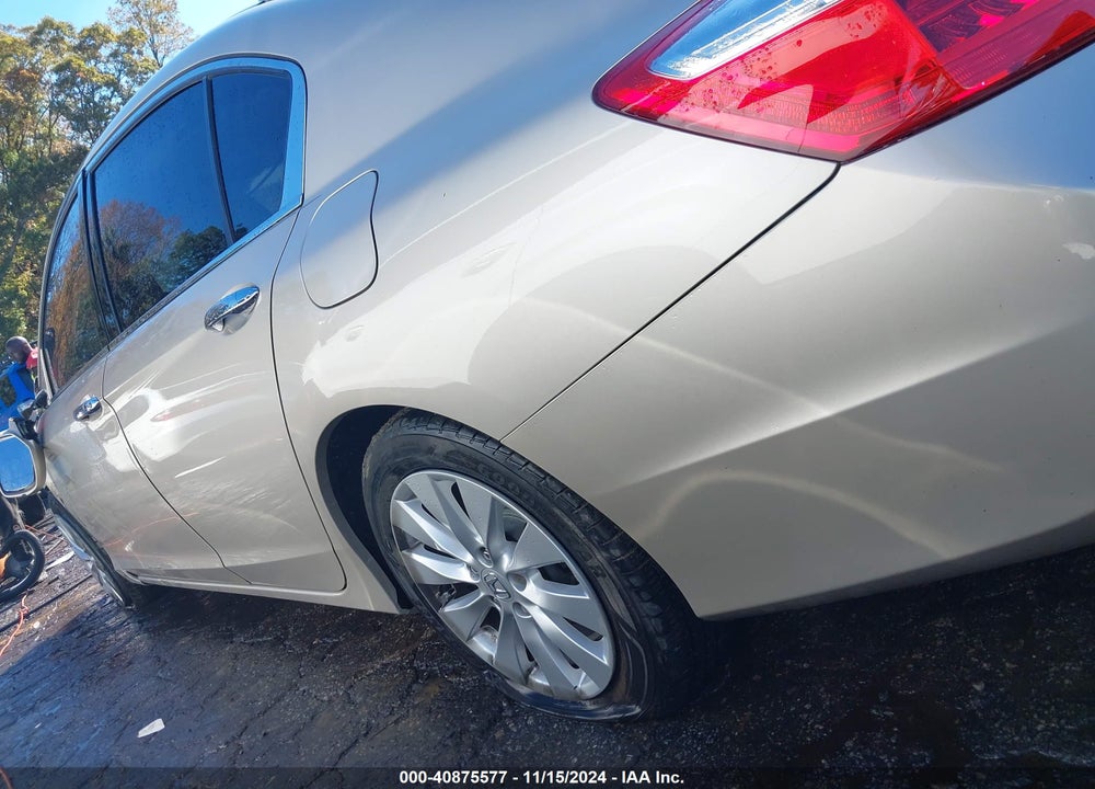 2013 HONDA ACCORD EX-L V-6 VIN: 1HGCR3F8XDA011526