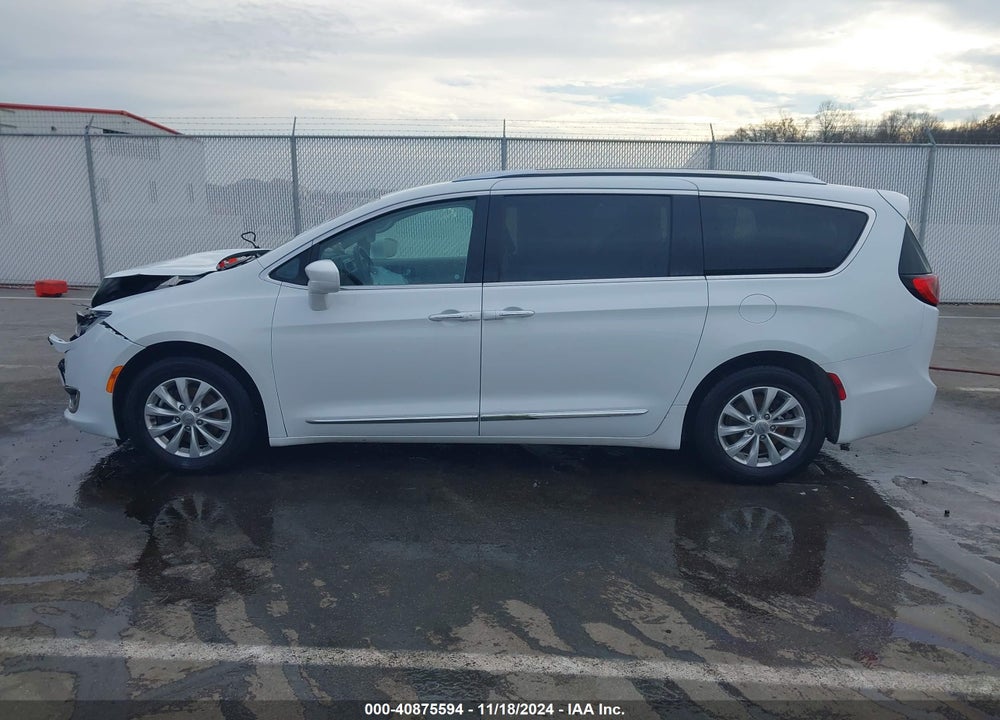 2019 CHRYSLER PACIFICA TOURING L VIN: 2C4RC1BG9KR625746