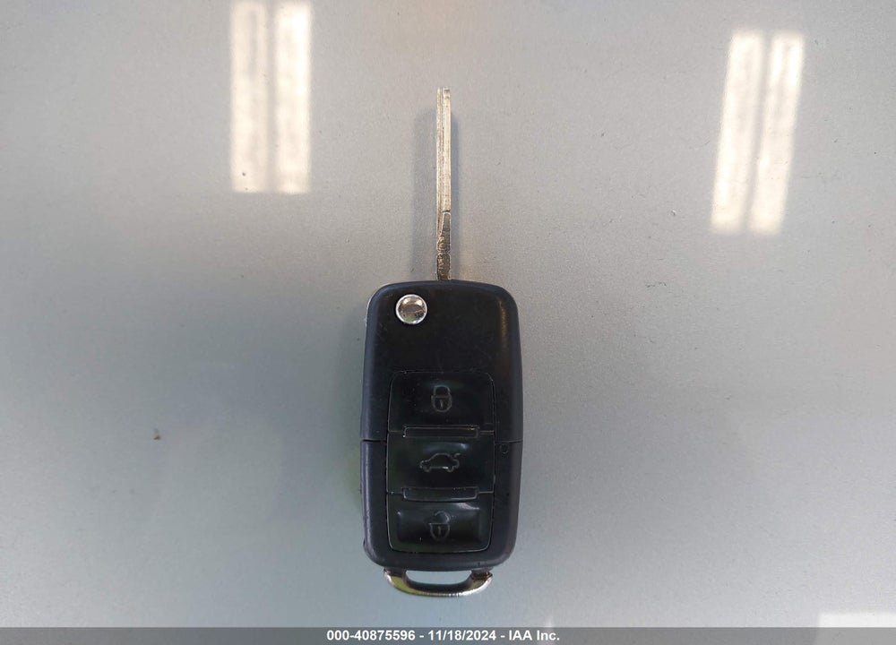 2003 VOLKSWAGEN PASSAT GL VIN: WVWND63B23E210911