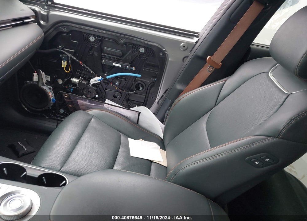 2022 GENESIS GV70 2.5T AWD VIN: KMUMADTB2NU047983