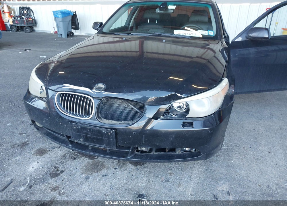2007 BMW 530XI VIN: WBANF73547CC35157