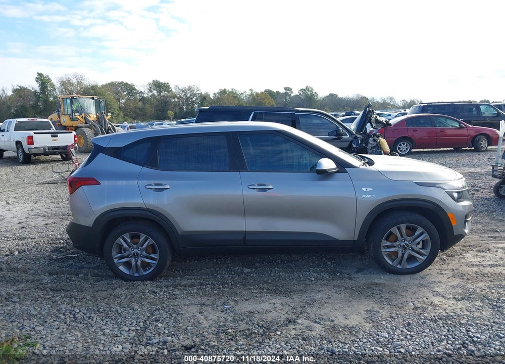 2023 KIA SELTOS LX VIN: KNDEPCAA6P7449615