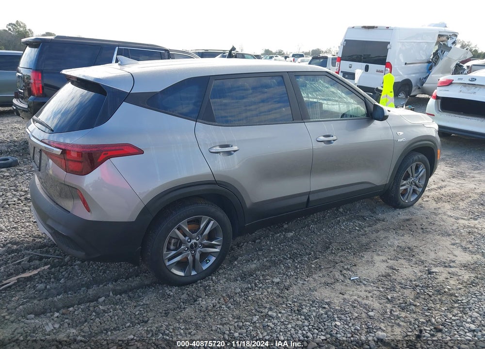 2023 KIA SELTOS LX VIN: KNDEPCAA6P7449615