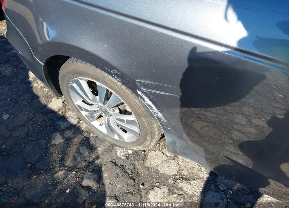 2010 HONDA ACCORD VIN: 1HGCS1B30AA006138